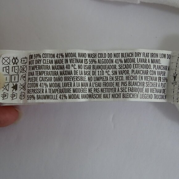 Forever 21 White Pink T-Shirt Women Plus Size 1X Perfume Bottle Print Short Slv - Picture 5 of 7